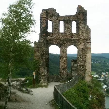 Traumhafte Mit Moselblick 아파트 *