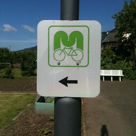 Traumhafte Mit Moselblick 아파트 *