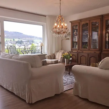 Traumhafte Mit Moselblick 아파트