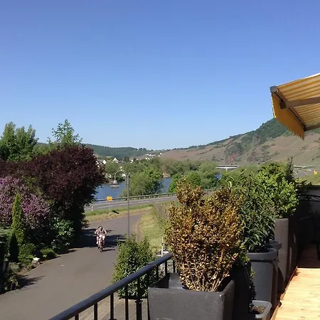 Traumhafte Mit Moselblick 크로프